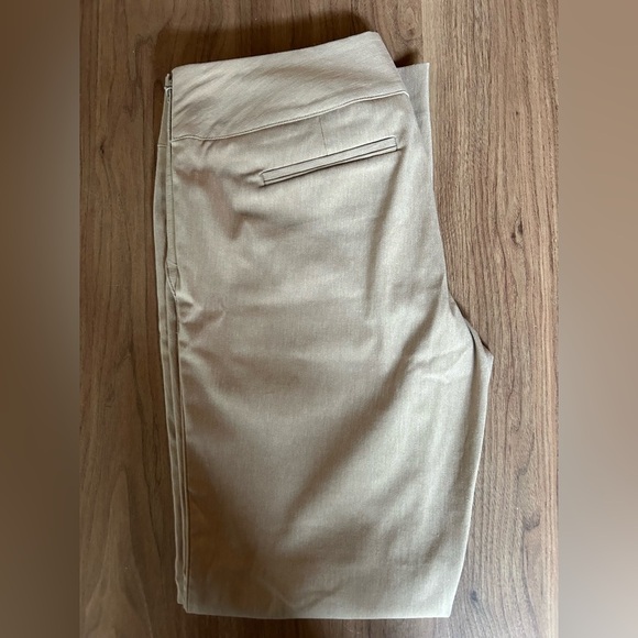 The Limited exact stretch side zip flat front size 8 slacks, tan dress pants - Picture 6 of 8